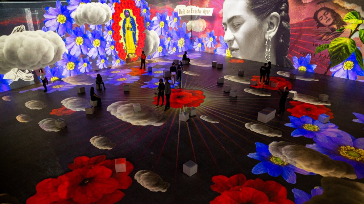 La exposición de Frida Kahlo que llega a Colombia Entre el 6 de julio y el 5 de septiembre los amantes de la artista mexicana podrán disfrutar de la exposición ‘Frida Kahlo, La Vida de un Icono’.