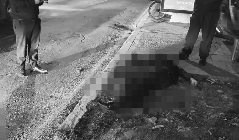 Un motociclista falleció por intentar esquivar un hueco en la Av. Esperanza La madrugada de este miércoles, un motociclista perdió la vida en la Av. Esperanza, en la localidad de Fontibón.