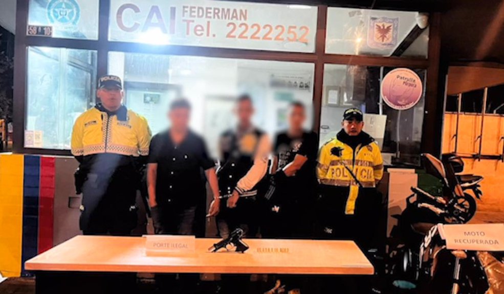 Capturan a tres pillos por hurto de motocicleta en Teusaquillo Capturan a tres sujetos que minutos antes habían robado una motocicleta en el sector de Nicolás de Federman, en Teusaquillo.