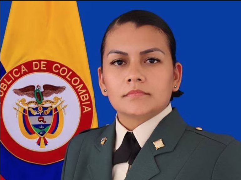 Eln habría secuestrado a sargento y sus dos hijos La sargento Gihislaine Karina Ramírez habría sido secuestrada junto a sus dos pequeños hijos mientras se movilizaba por Arauca.