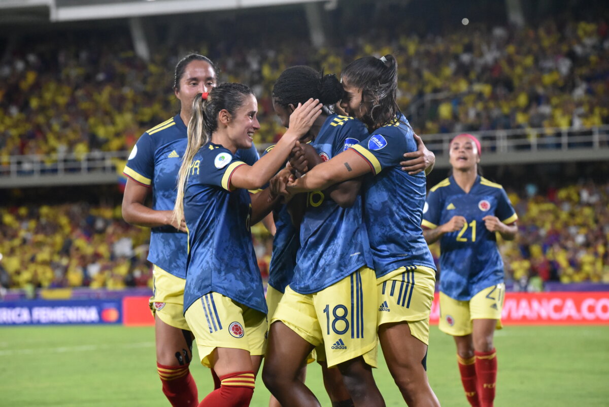 Mundial Femenino: estas serán las duras rivales de las ‘Superpoderosas’ La Selección Colombia Femenina se estrena esta noche en el Copa Mundial de Fútbol que se disputa en Australia y Nueva Zelanda, con el objetivo de igualar los hecho en su anterior participación, tras superar la fase de grupos. Las 'Superpoderosas' tendrán su primera prueba ante Corea del Sur.