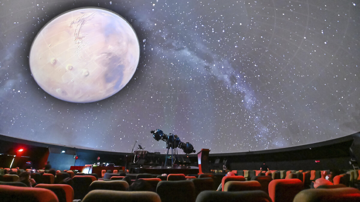 El Planetario le trae una experiencia única y al gratín Viva una experiencia 'Bajo las estrellas' con el Planetario.