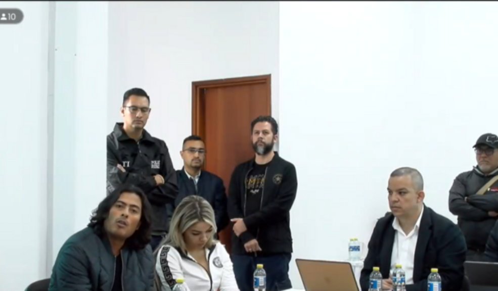 Audiencia de Nicolás Petro y Day Vásquez se está llevando a cabo de manera privada La audiencia de legalización de captura de Nicolás Petro y su exesposa Day Vásquez se está realizando en privado.