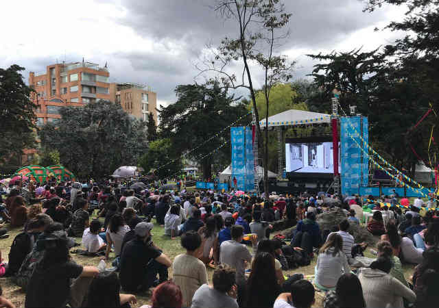 ¡Y será gratis! Cinemateca al Parque llegará a seis localidades de Bogotá Teusaquillo será la primera parada de la Cinemateca al Parque, la cual tendrá actividades gratis para los miembros de toda la familia. ¡A programarse!