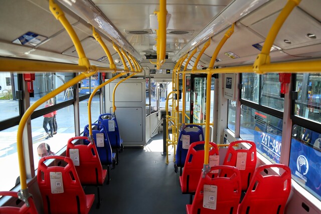 ¡Los robos no paran! Nuevo atraco masivo en un bus del Sitp Cuatro sujetos robaron a pasajeros que se movilizaban en un bus del Sitp por el sector de Hayuelos, en Fontibón.