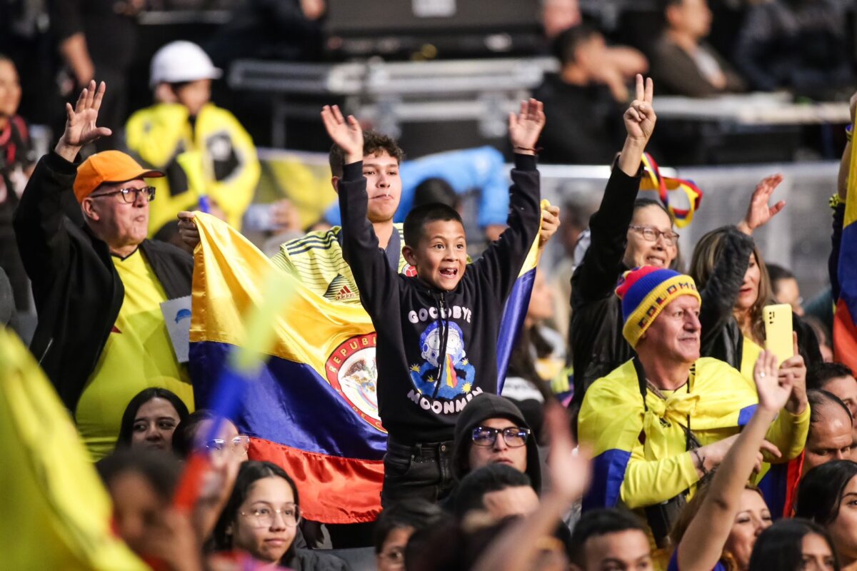 Así se vivió el homenaje a las 'Superpoderosas' tras jugar el Mundial Durante un mes la Selección Colombia Femenina nos hizo vibrar y emocionar por su histórica participación en el Mundial de Australia y Nueva Zelanda. Es que sus goles y sus triunfos, que las llevaron por primera vez a los cuartos de final, nos llenaron de orgullo.