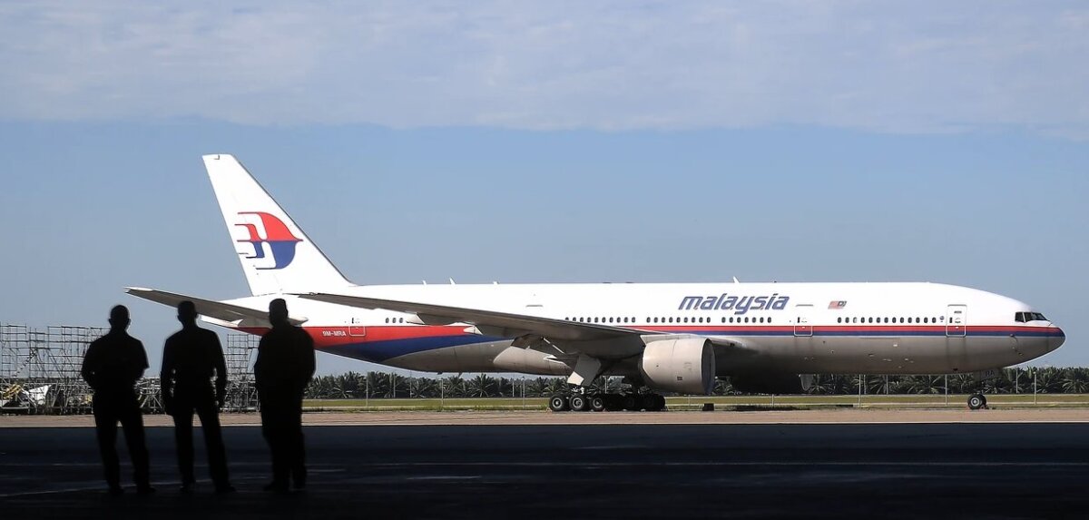 Filtran supuesto video de la desaparición del vuelo MH370 de Malaysia: ¿Se trató de un ataque ovni? Nuevamente el vuelo MH370 de Malaysia Airlines, que desapareció hace 9 años, acapara la atención en las redes sociales, al parecer, porque su desaparición tendría relación con un ovni.