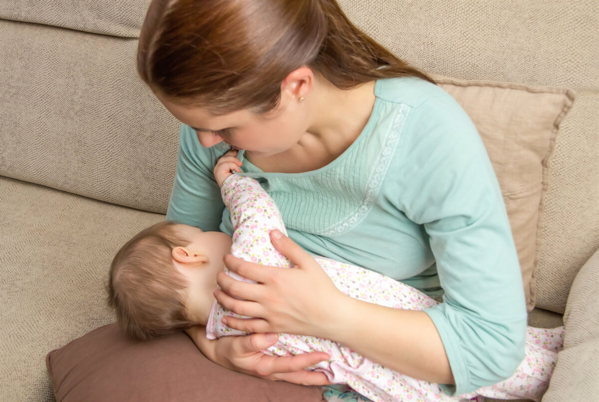 La importancia de la lactancia materna Q'HUBO le cuenta por qué es tan fundamental para un recién nacido la lactancia materna y le trae consejos para que se convierta en un momento agradable y pleno para mamá y bebé.