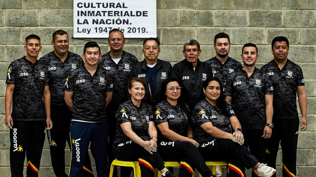 Los embajadores del tejo de Bogotá Conozca a los campeones nacionales de la Liga de tejo de Bogotá.