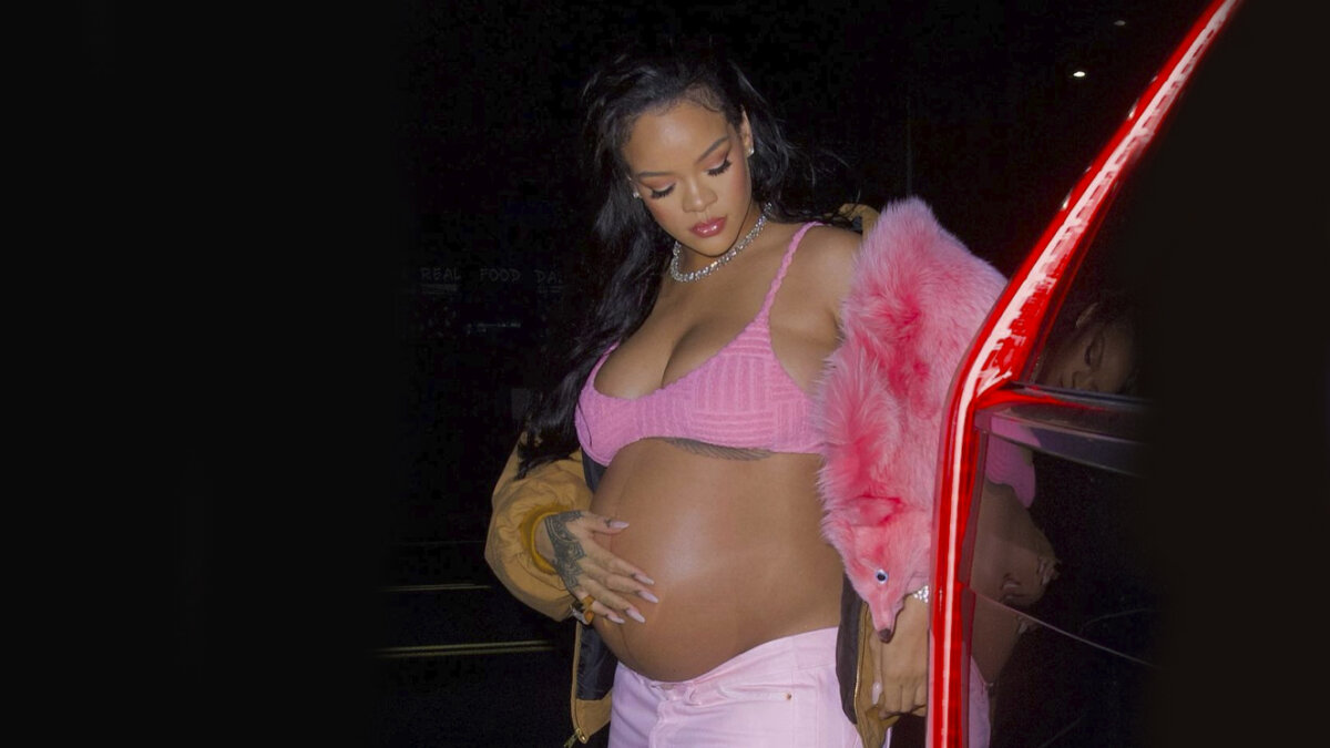 Rihanna habría dado a luz a su segundo hijo en secreto Rihanna habría decidido mantener en secreto el nacimiento de su hijo.