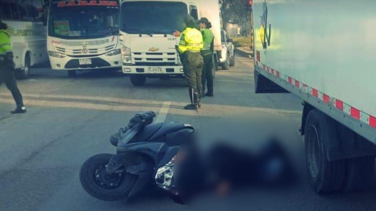 Una motociclista falleció en trágico accidente de tránsito en la Calle 13 Una mujer que se movilizaba en una motocicleta, falleció en un trágico accidente de tránsito registrado la mañana de este jueves en la calle 13.