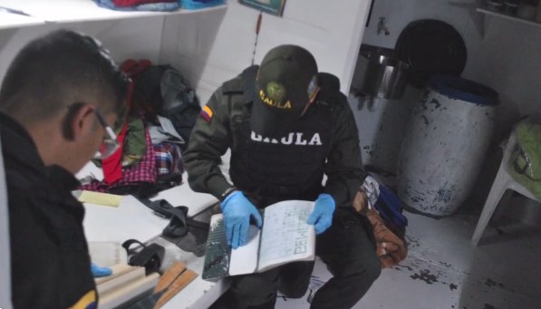 Incautaron 32 celulares utilizados para extorsiones desde la cárcel La Picota