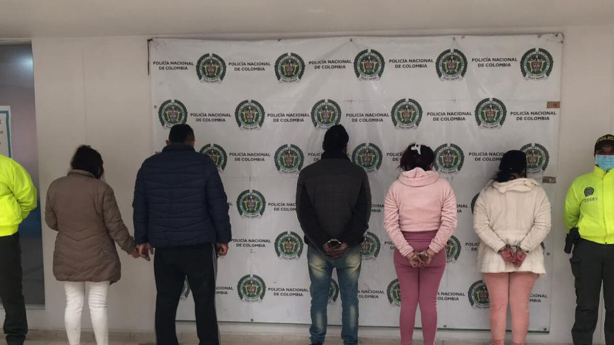 Cayeron 'Los Verdes' en Bogotá, Soacha y Manizales La Fiscalía General de la Nación informó la captura de 11 personas que integraban la banda delincuencial conocida como 'Los Verdes', señalada, entre varios delitos, de haber participado en la comisión de cinco asesinatos ocurridos en Bogotá y Soacha.