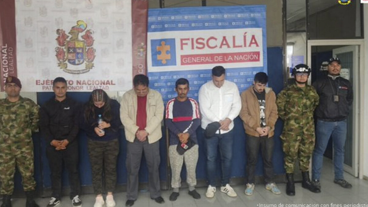 Condenaron a 'Los Mosquitos' por venta de estupefacientes en Bogotá La Fiscalía General de la Nación informó la condena de cuatro sujetos que integraban la banda delincuencial conocida como 'Los Mosquitos', quienes se dedicaban a la comercialización de estupefacientes en la ciudad de Bogotá.