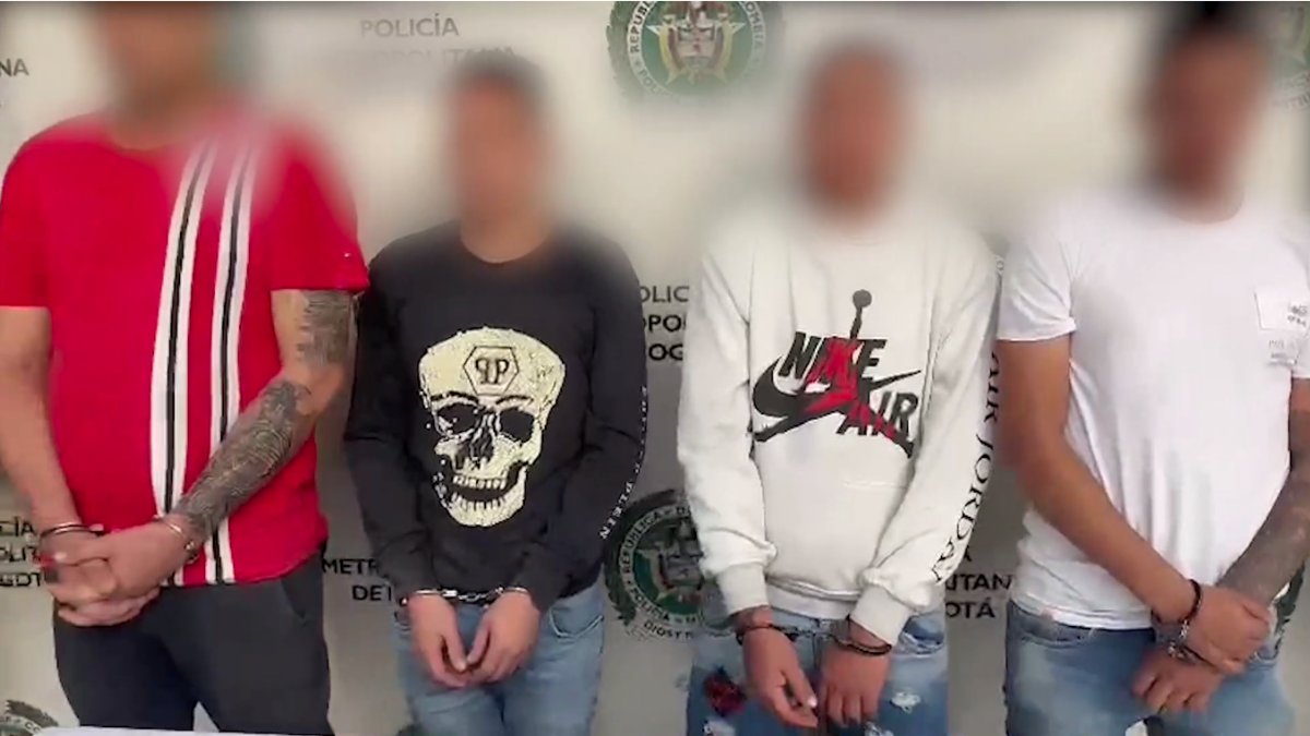 Capturan a 'Los Firma': nueve delincuentes que se dedicaban al microtráfico en Soacha Capturan a nueve delincuentes que comercializaban droga en el municipio de Soacha. Estos delincuentes instrumentalizaban a jóvenes para distribuir estupefacientes en el barrio el Danubio, de la comuna 2.