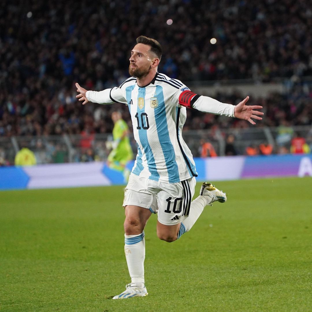 Lionel Messi regresó a las canchas con los nuevos Messi15 de
