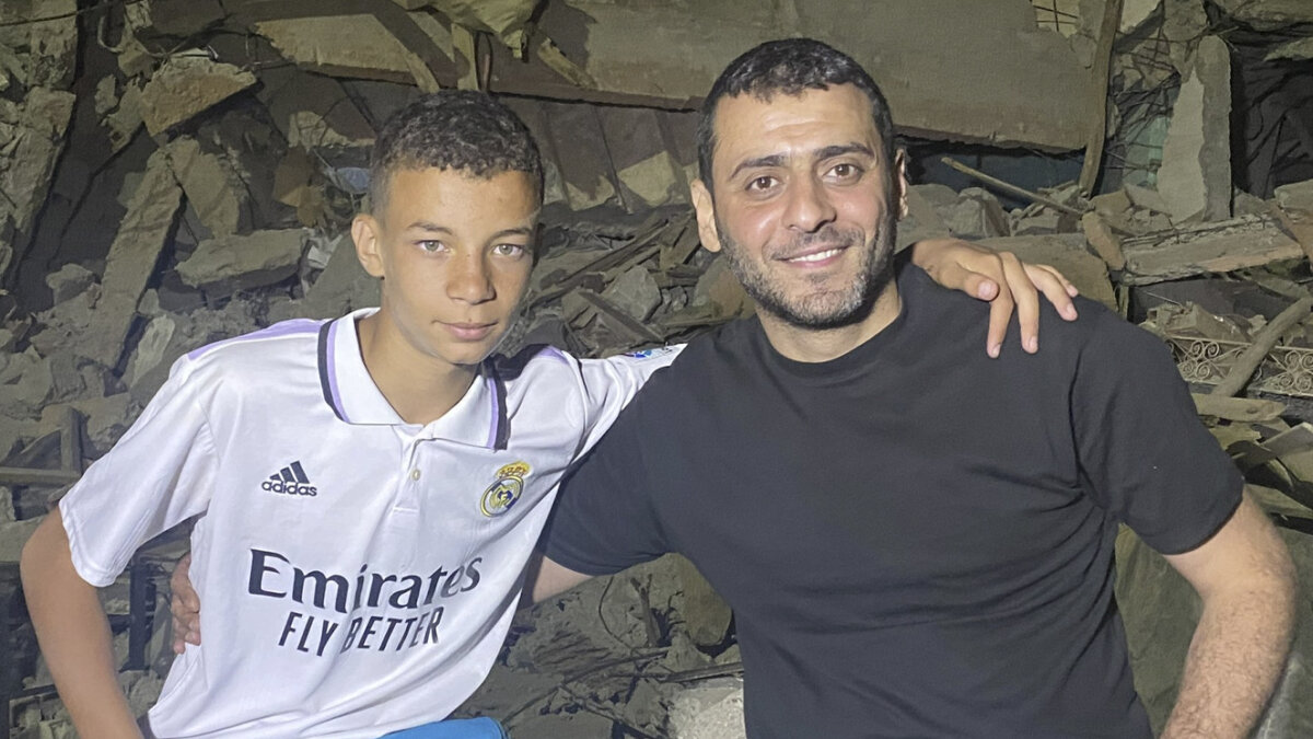 Real Madrid ayudará a niño que perdió su familia en el terremoto de Marruecos El Real Madrid apadrinará a un joven que perdió todo en el terremoto en Marruecos. Esta es la conmovedora historia.