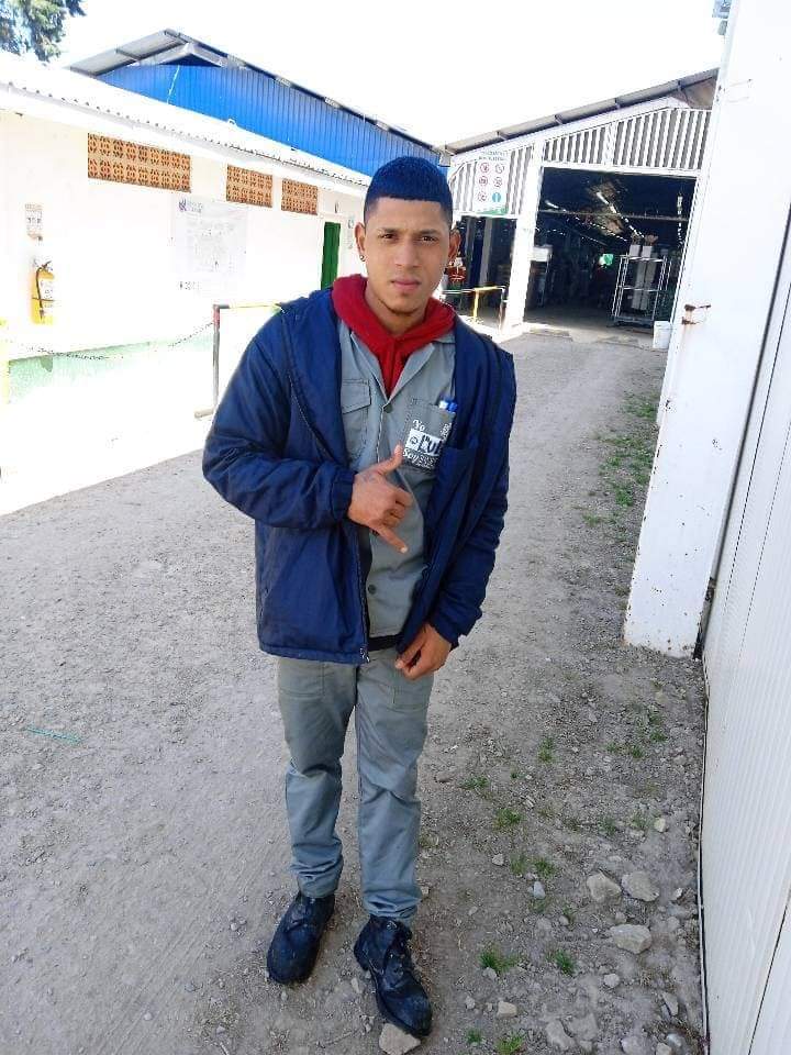 En medio de riña asesinan a Luis en Soacha Luis David Navarro, de 22 años, falleció tras recibir cinco impactos de bala en medio de una riña en Soacha.