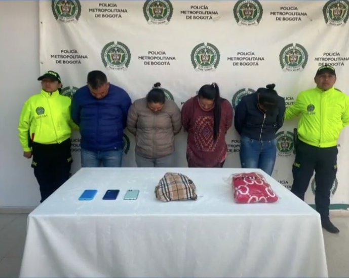 Capturaron a pillos que habrían robado más de $60 millones en productos de supermercados La Policía Metropolitana de Bogotá capturó a cuatro personas que integraban la banda delincuencial conocida como 'Los Llanos', quienes se dedicaban al hurto de mercancía en diferentes supermercados de Bogotá.