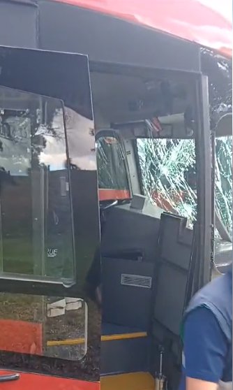 Fuerte accidente de tránsito entre buses de TransMilenio en Puente Aranda