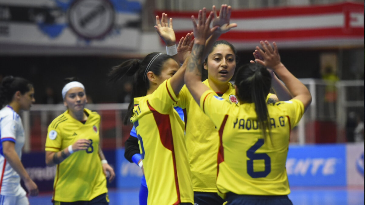 ¡En semifinales! Colombia se luce en la Copa América Femenina de Futsal El combinado nacional aseguró el pasó a semifinales con puntaje ideal.