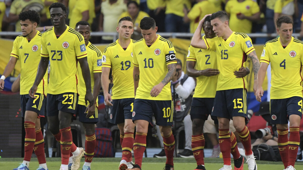 Colombia no pudo ante Uruguay y dejó escapar una victoria valiosa en Barranquilla Una expulsión, un penal y 4 goles. Así fue el partido de la Selección Colombia ante los uruguayos.