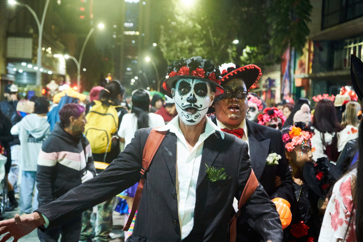 Halloween se celebrará el 4 de noviembre en Bogotá A causa de las elecciones, la celebración del Halloween en Bogotá, vinculada a la jornada de Bogotá Despierta, se hará este año el 4 de noviembre.