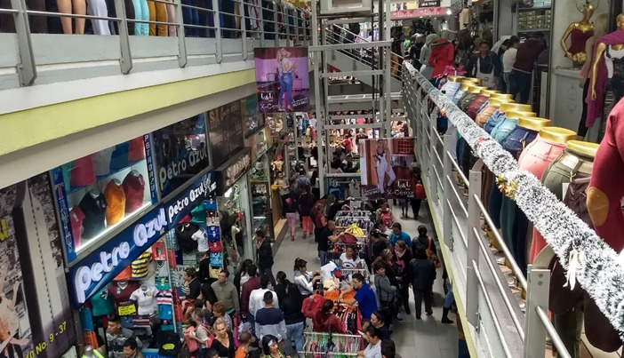 Comerciantes ponen sus esperanzas en el Black Friday y Bogotá Despierta La estrategia no solo busca impulsar la actividad comercial, sino también mejorar la productividad y competitividad de Bogotá, posicionándola como una ciudad segura e inclusiva que dinamiza la economía nocturna.