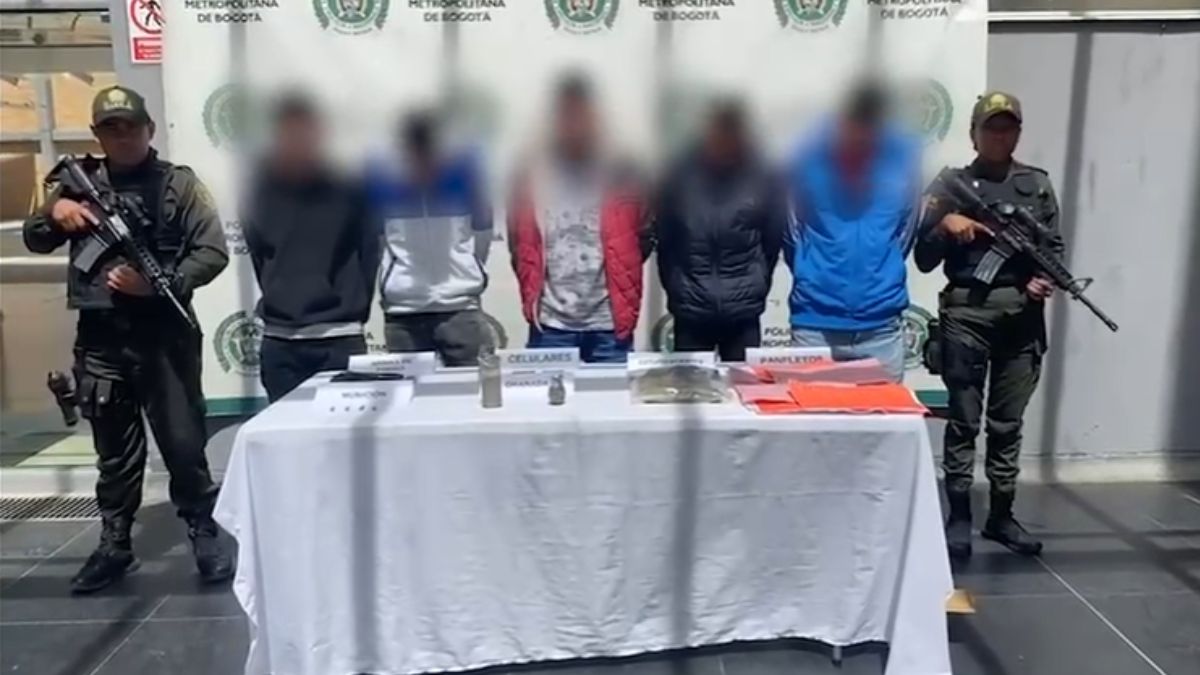 Cayeron cinco delincuentes de la banda criminal 'Satanás' Capturaron a cinco delincuentes de la banda criminal 'Satanás'. Los bandidos extorsionaban a comerciantes en varias localidades de Bogotá.
