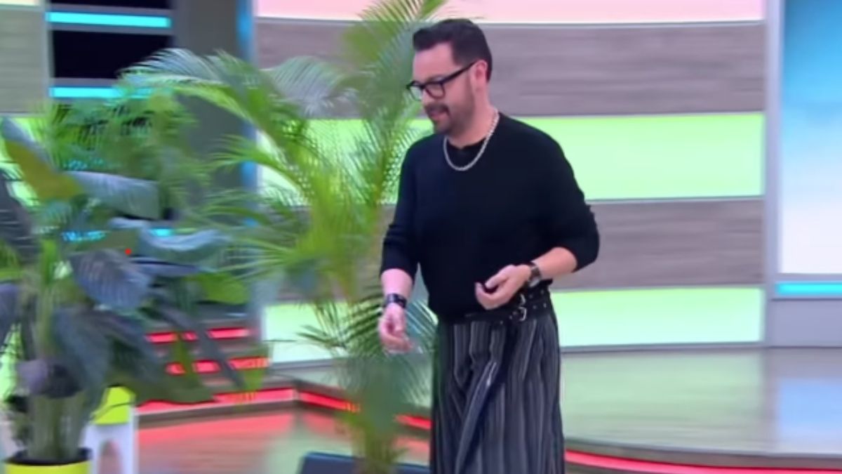 Critican a presentador de ‘Buen Día Colombia’ por lucir falda en vivo Andrés López sorprendió a los seguidores del programa 'Buen Día Colombia' con su estilo, pues vistió una falda en plena emisión.