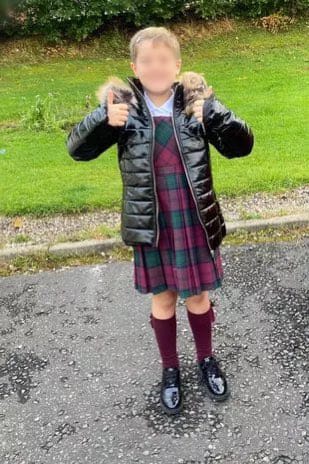 Niño de siete años decidió usar falda en la escuela: así reaccionan sus compañeros