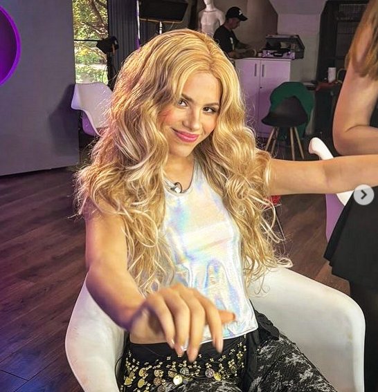 "Es mi gemela": Shakira quedó sorprendida al ver a su doble en 'Yo me llamo' En las últimas horas, se volvió viral un video en donde la imitadora de Shakira de 'Yo me llamo' canta el éxito 'Te Felicito'. La barranquillera reaccionó y esto fue lo que dijo.