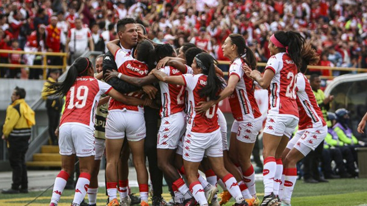 ¡Listo el equipo! Estas son las jugadoras de Santa Fe que irán por la Copa Libertadores Santa Fe debutará el próximo jueves (5:30 p.m.), ante Olimpia de Paraguay, en una nueva edición de Copa Libertadores Femenina. El equipo presentó sus convocadas.