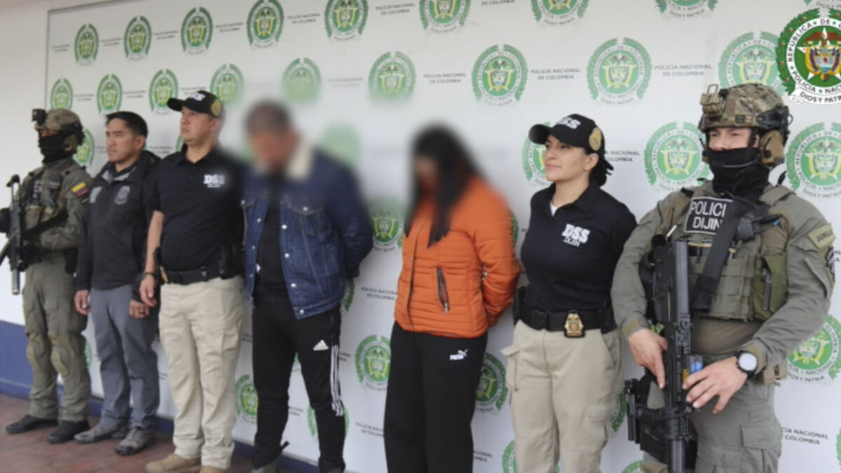 Caen 3 delincuentes por tráfico de migrantes y fraude en visas para EE.UU La Policía Nacional logró la captura de 3 delincuentes que alteraban la información de las personas y creaban perfiles falsos con el fin de que la Embajada Americana les otorgara visas.