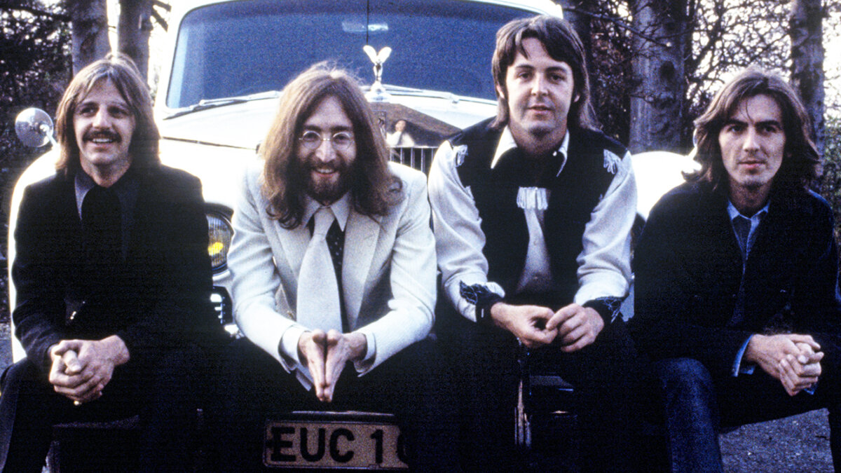 Escuche la voz de John Lennon en el nuevo sencillo de The Beatles La nueva canción de The Beatles ha sido la última gran tendencia en la industria musical, pues el sencillo supone el último de la banda de Liverpool que ya lleva más de cinco décadas disuelta. En este se podrá escuchar la voz del difunto John Lennon.