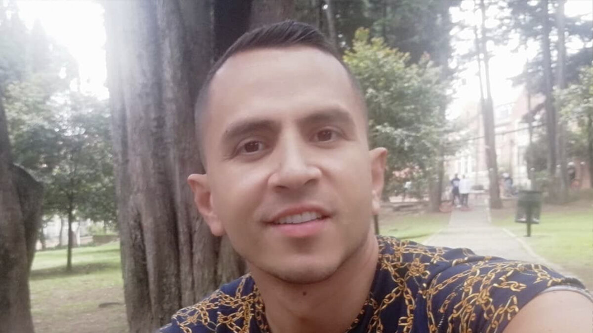 José fue a la clínica por un dolor de cintura y terminó muerto José Luis Pimienta Acevedo, de 34 años, falleció luego de haber acudido a un centro médico en Bogotá por un fuerte dolor que tenía en su cintura. Sus familiares expresaron su consternación tras la noticia y esperan que se esclarezca lo sucedido.
