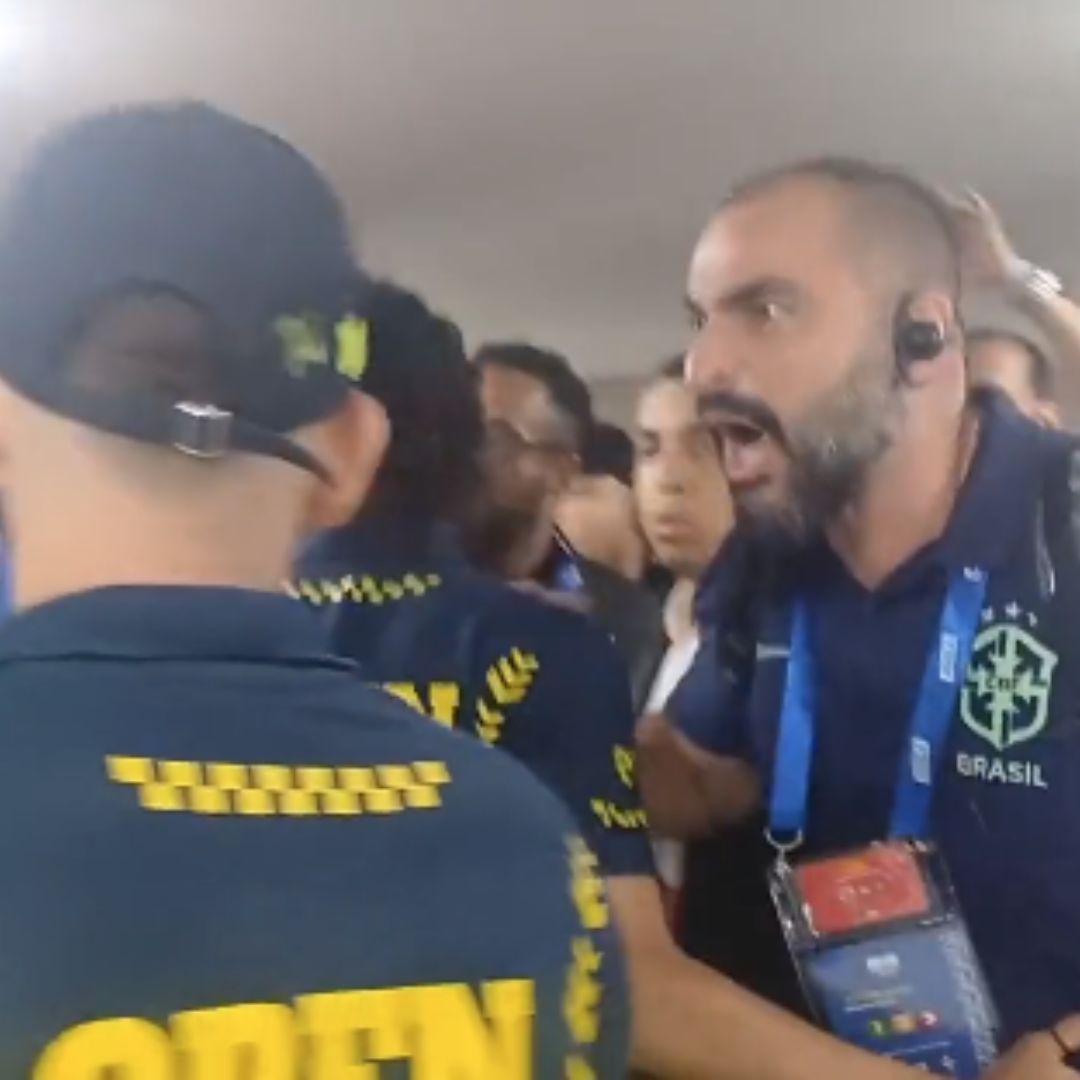 EN VIDEO: Fuerte pelea en la zona de prensa de Colombia vs. Brasil: ¿qué pasó? Un integrante de la seguridad de Brasil agredió a un miembro de prensa de la FCF.