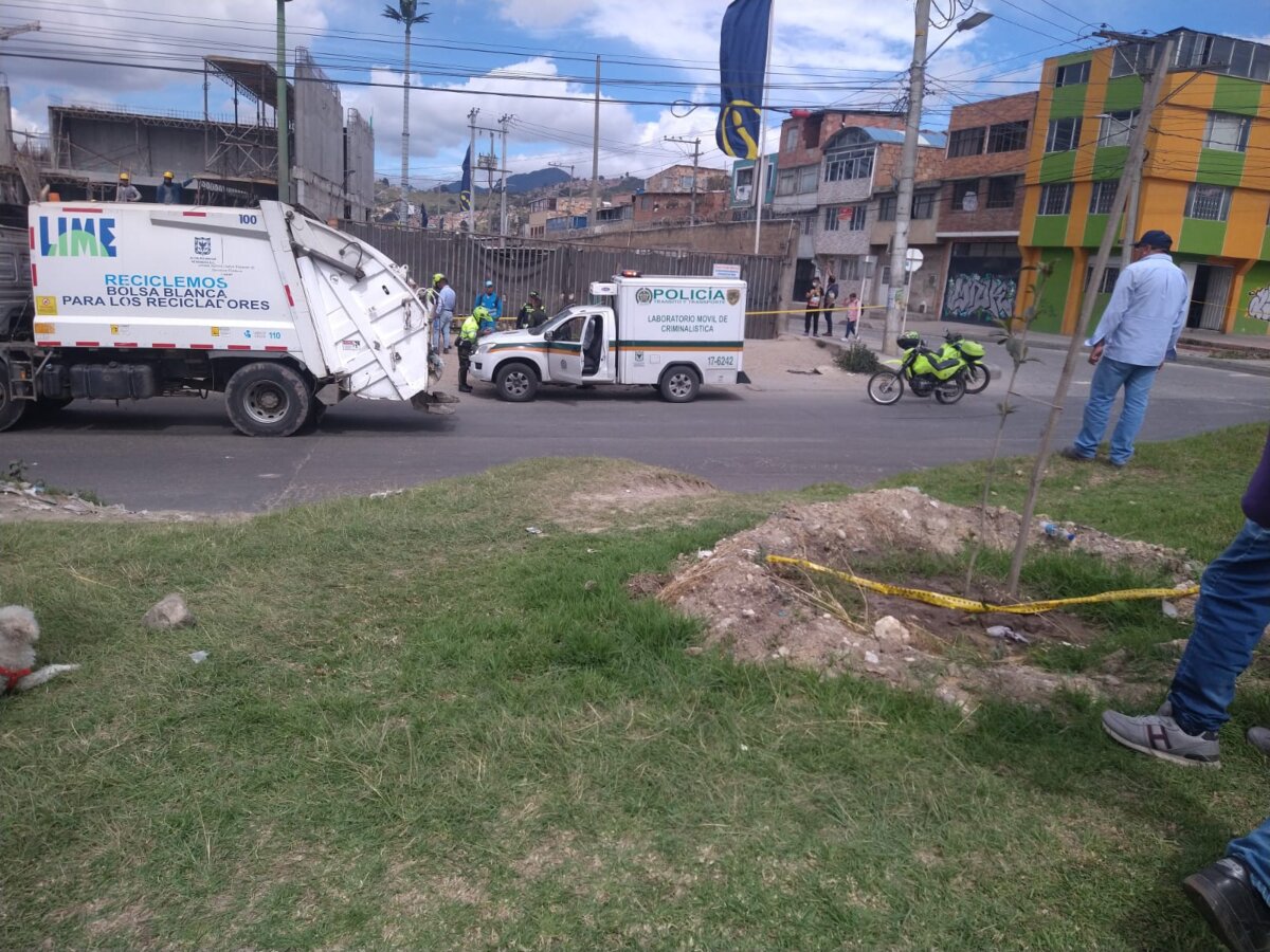 Ricardo, la víctima del accidente de camión de basura en Usme José Ricardo Perilla Cepeda, quien trabajaba como recolector de basura en la ciudad de Bogotá, lamentablemente perdió la vida cuando un camión compactador lo arrolló. Conozca los detalles.