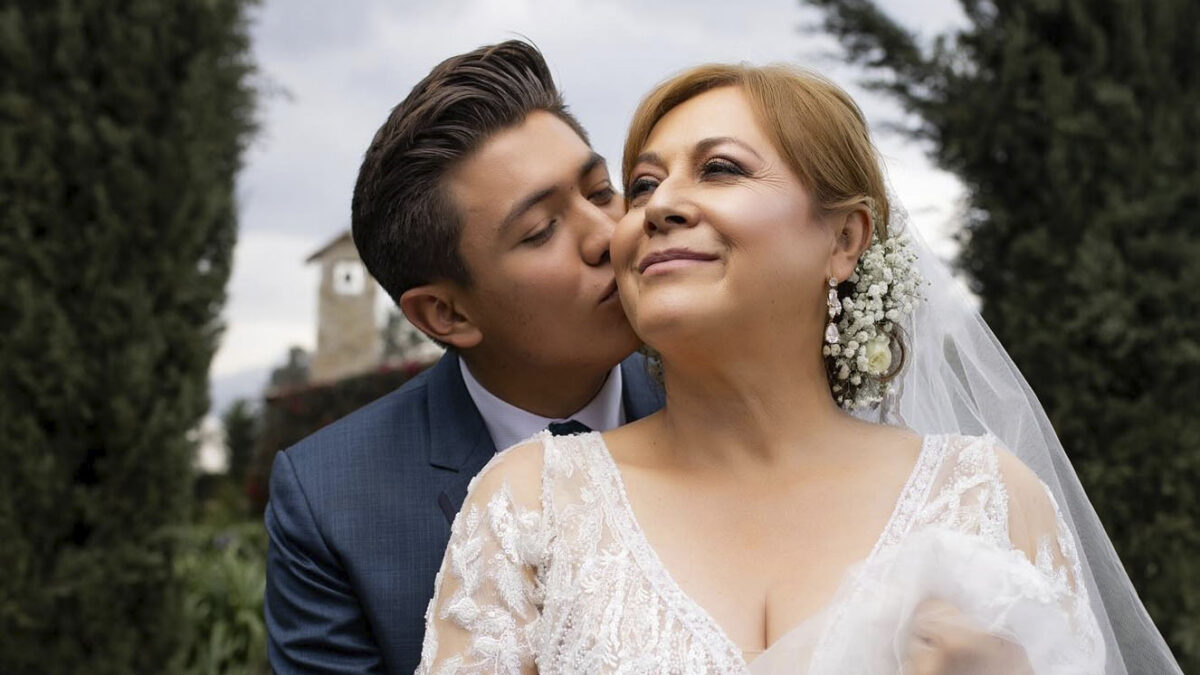 A tan solo una semana, el matrimonio de Alina Lozano y Jim Velásquez está en crisis Alina Lozano explicó la situación, señalando que Velásquez decidió refugiarse en la vivienda de sus padres tras el altercado.