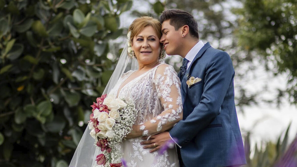 A tan solo una semana, el matrimonio de Alina Lozano y Jim Velásquez está en crisis Alina Lozano explicó la situación, señalando que Velásquez decidió refugiarse en la vivienda de sus padres tras el altercado.