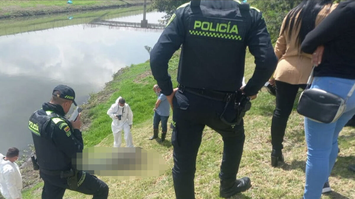 ¡Atención! Autoridades encuentran cadáver en el río Bogotá, cerca al aeropuerto El Dorado La Policía Metropolitana confirmó el hallazgo del cadáver de un hombre en el río Bogotá.