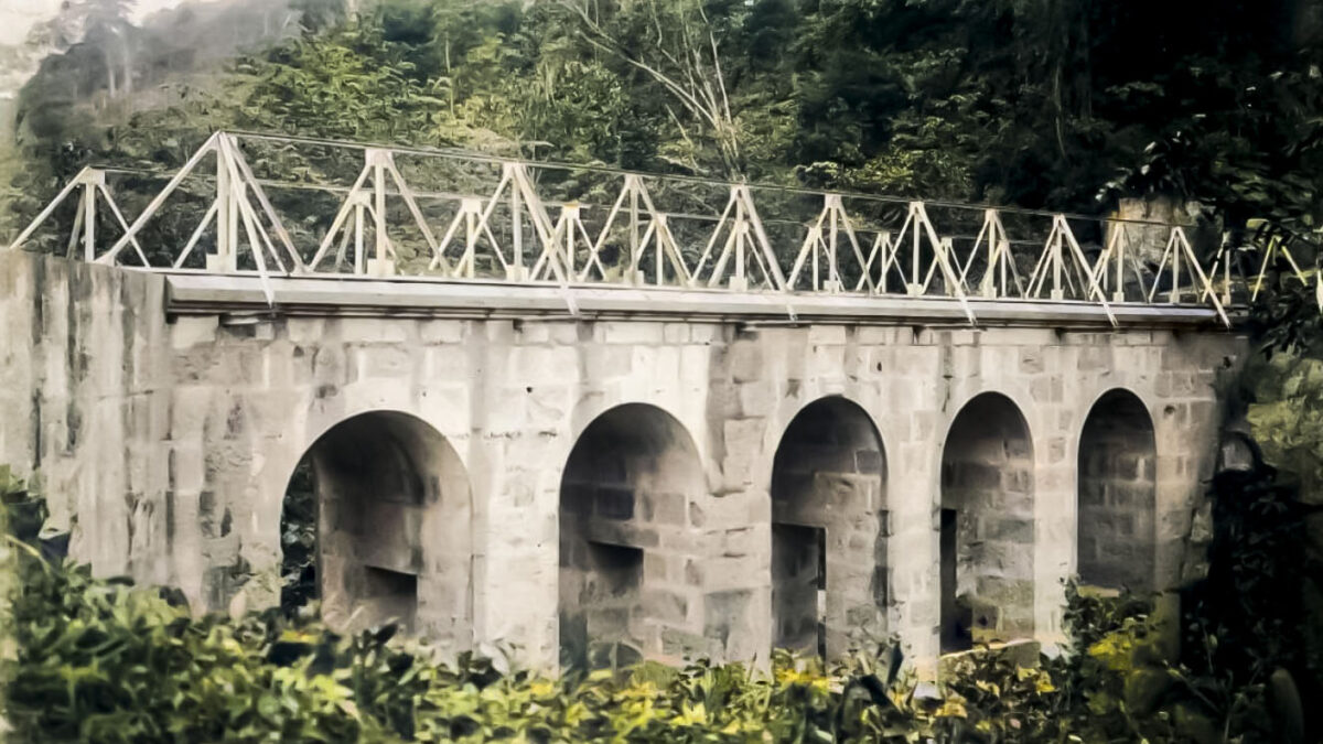 El puente que construyó el Diablo en Colombia Esta es la historia de un cacique que hizo un pacto con el Diablo, con el fin de que este creara un puente para su comunidad. Le contamos los sorprendentes detalles.