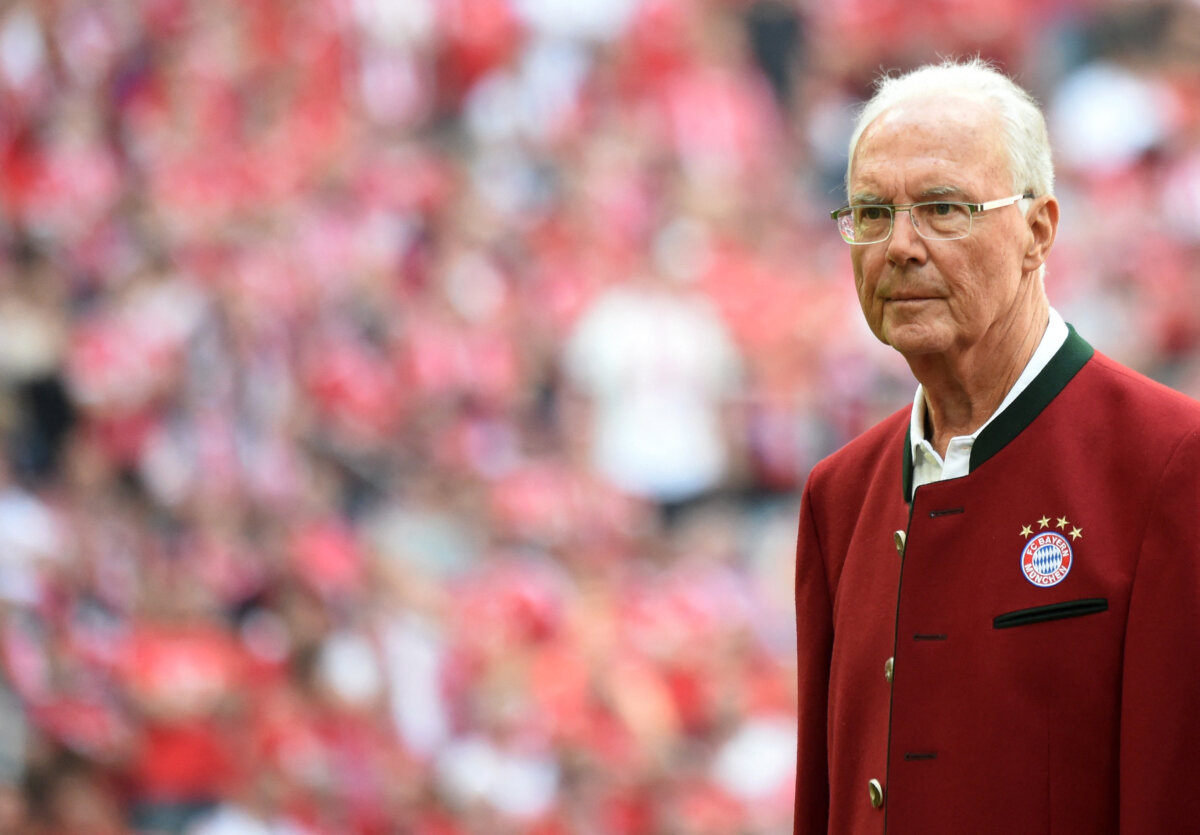 Murió Franz Beckenbauer, leyenda del fútbol mundial, a los 78 años El fútbol internacional está de luto. Franz Beckenbauer, también conocido como 'El Kaiser', falleció este lunes a los 78 años. Es considerado como uno de los mejores jugadores de todos los tiempos.