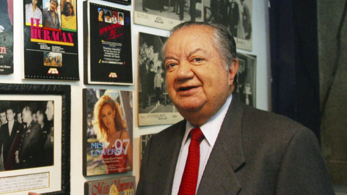 Muere una leyenda de la TV: Julio Sánchez Vanegas Hace pocos minutos se conoció que Julio Sánchez Vanegas, el fundador de producciones JES, murió.