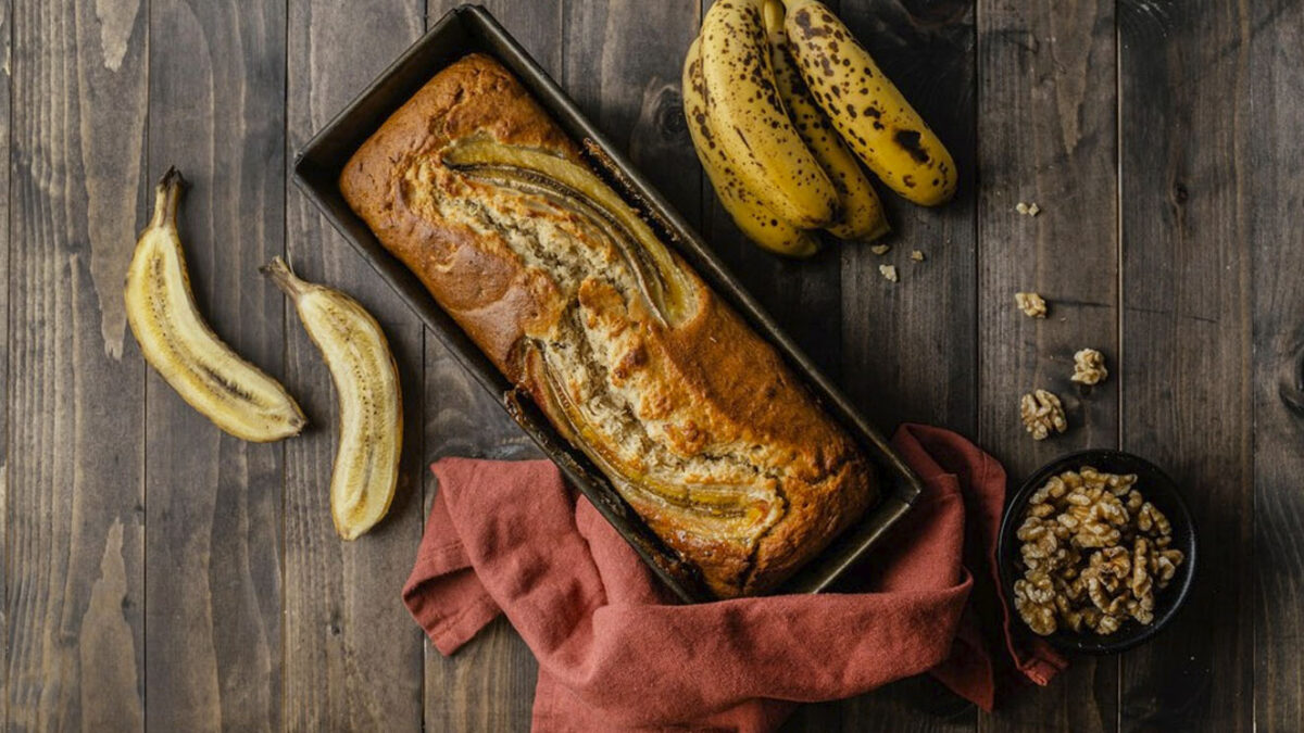 Torta de banano y avena, un desayuno saludable En la búsqueda de opciones saludables y deliciosas, la torta de banano con avena se presenta como una alternativa perfecta. 
