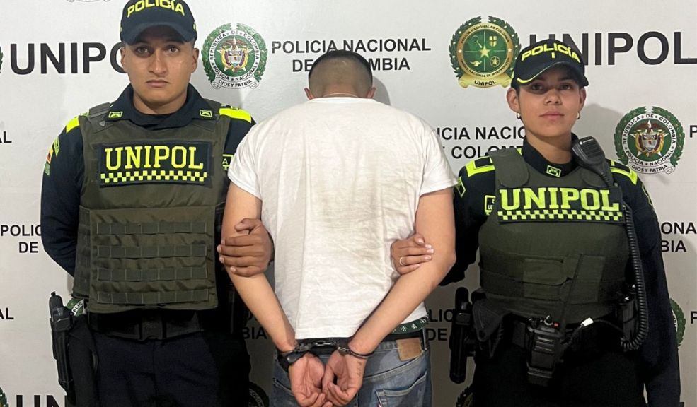 Capturan a pillo que estaba robando un bus del Sitp en Ciudad Bolívar Capturan a delincuente que se encontraba robando un bus del Sitp. Los hechos se registraron en la localidad de Ciudad Bolívar.