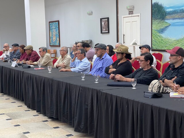 Gobierno y Segunda Marquetalia anuncian inicio de proceso de paz El Alto Comisionado para la Paz, por medio de un comunicado, dio a conocer que el Gobierno inició diálogos de paz con la Segunda Marquetalia, disidencia de las FARC dirigida por Iván Márquez.