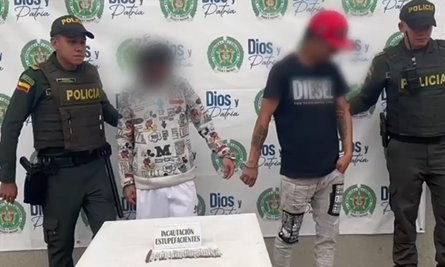 Capturan a tres pillos por tráfico de drogas en Los Mártires La Policía Metropolitana de Bogotá logró desmantelar una red de expendio de estupefacientes en el barrio Santafé de la localidad de los Mártires.