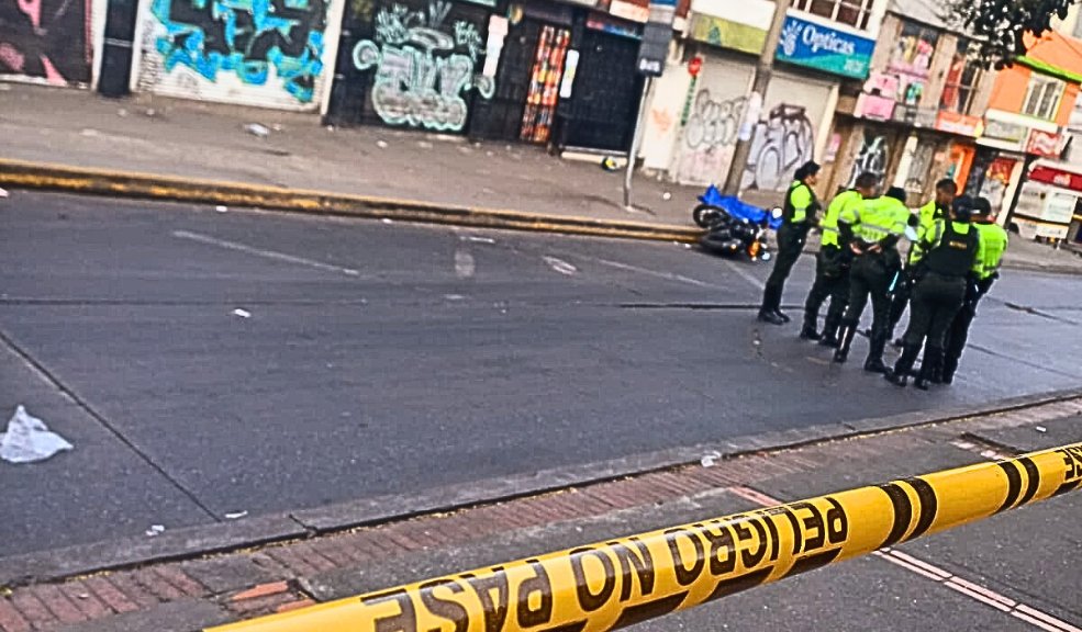 ¡Trágico! Motociclista murió tras chocar contra un paradero en Usme El accidente dejó a un motociclista muerto en Santa Librada, Usme.