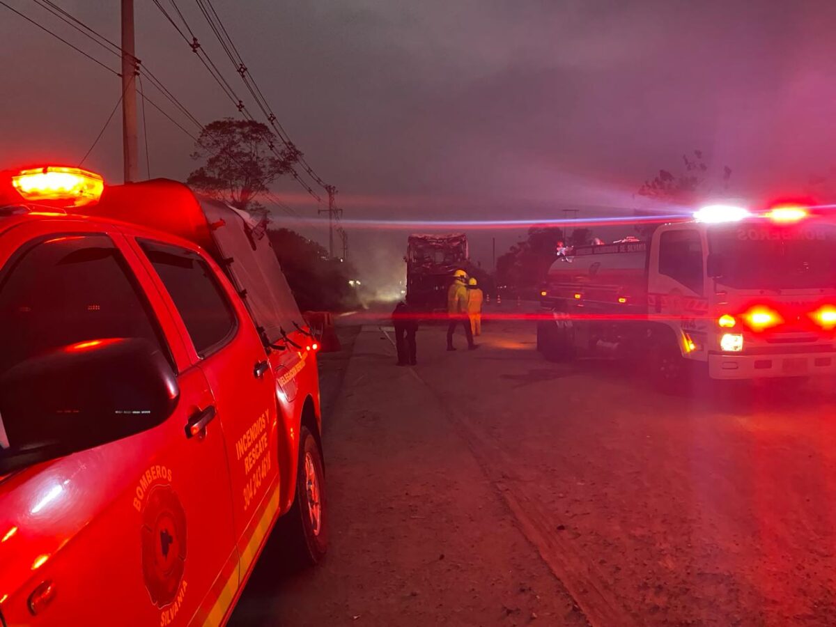 Bus se incendió en la vía Fusagasugá- Bogotá Más de 40 personas se encontraban a bordo del bus.
